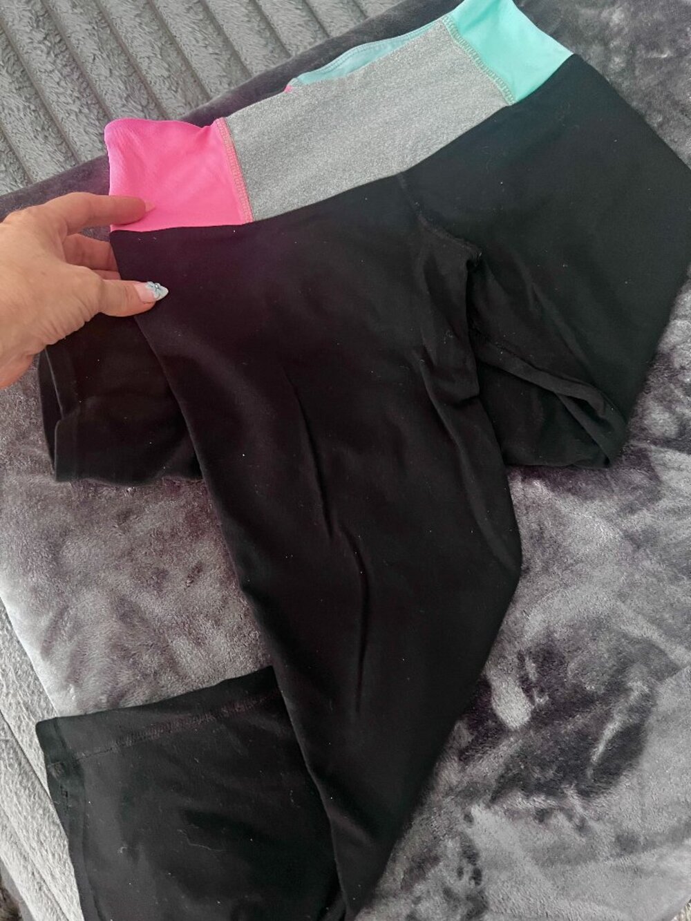 🏋️Hard-Tail Cropped low-rise leggings, very snug & comfy! My personal pair 🌸💞